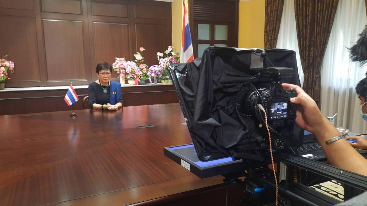 กระทรวงศึกษาธิการ ให้ความไว้วางใจ โอเค แมส มอบหมายให้จัดหา "เครื่องเทเลพรอมพ์เตอร์"