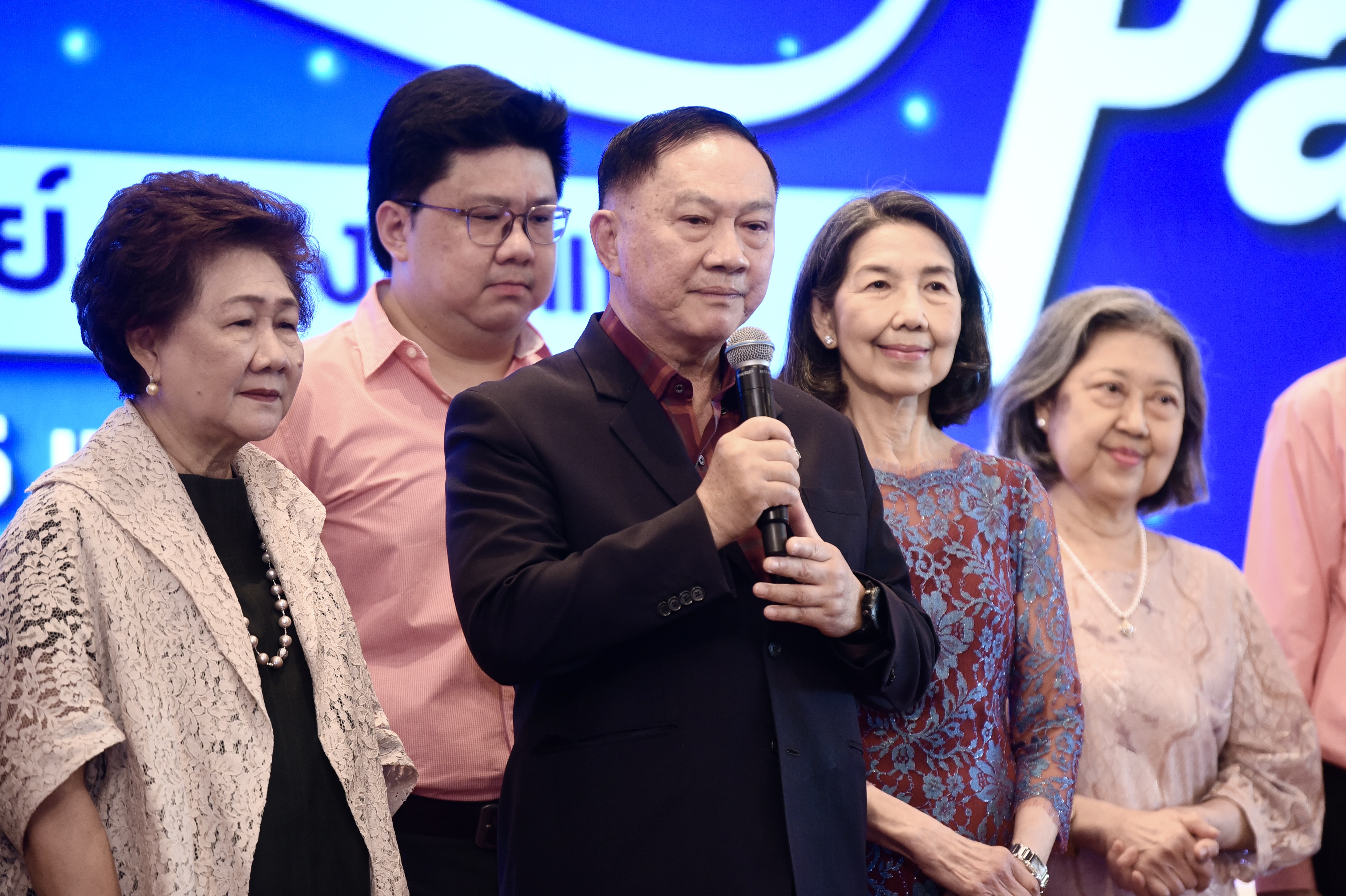โอเค แมส ร่วมเป็นส่วนหนึ่งในการจัดงานฉลองวันคล้ายวันเกิดครบรอบ 72 ปี ของ "พล.ต.อ.อดุลย์ แสงสิงแก้ว"